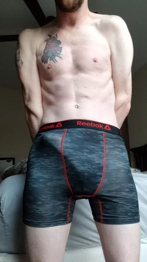 I need more on my chest by GeoUnicorn