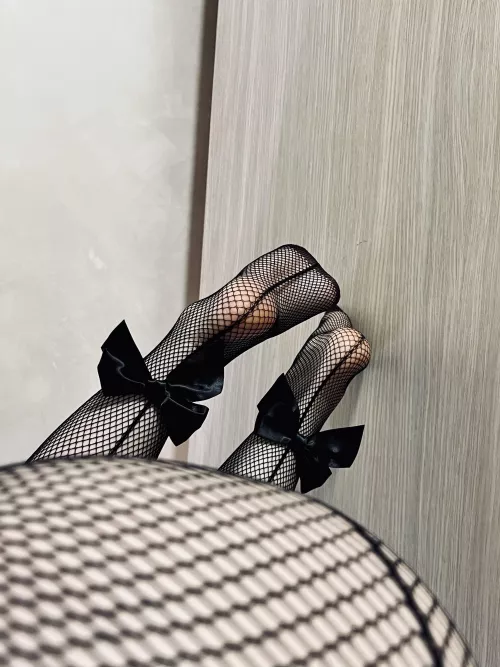 I need some dick behind me, want to slide it in? by FeetiteGirl