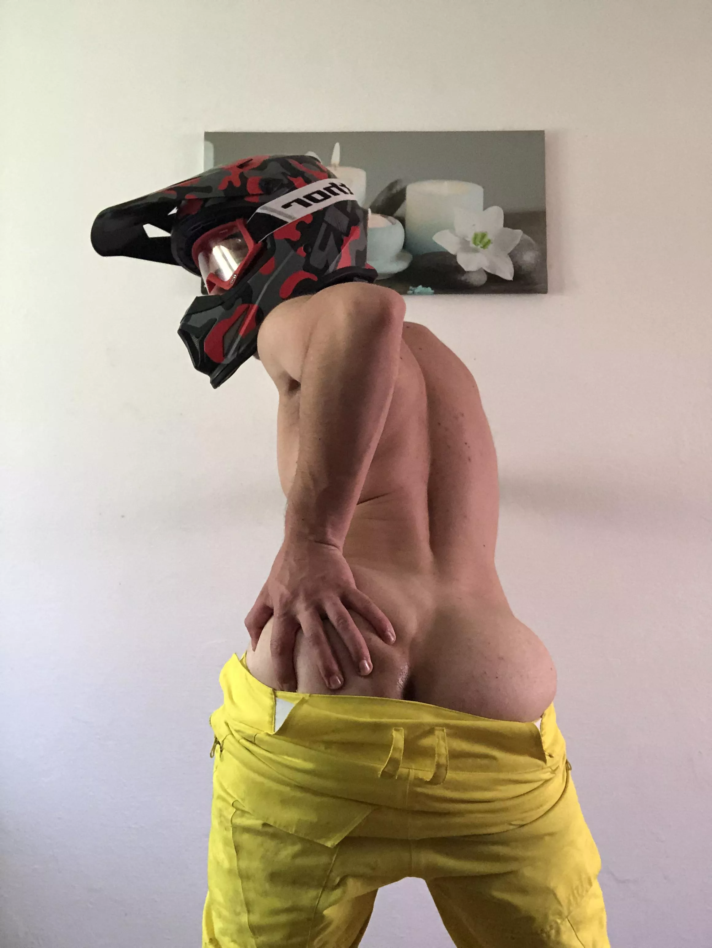 I need some help here 😈 posted by AromeFike