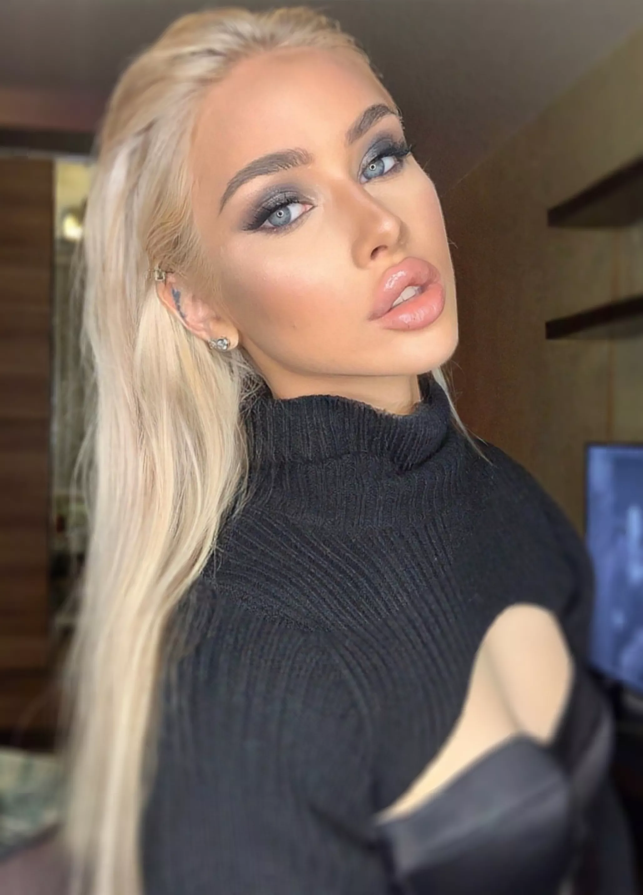 I need some of your cock right now. 😜😈 posted by evaelegant