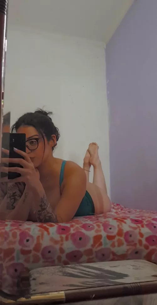 i need someone to give me a foot massage ASAP ... can you? by only-sophie