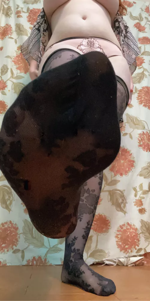 I need them to be worshipped 😭😭😭🥹 by Mandyroseblooms