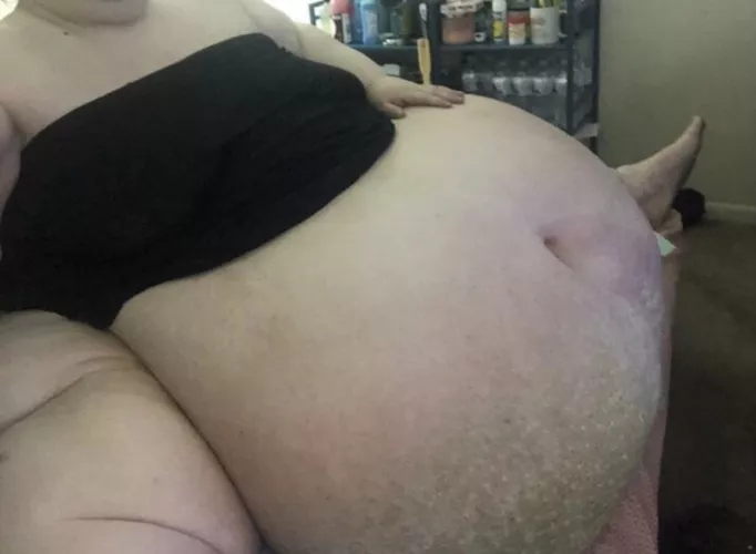 I need this massive blubber gut even BIGGER 🥵🐷😈 feed me to death by immobileandgrowing