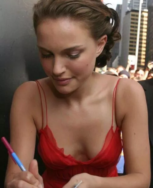 I need to cum for Natalie Portman, pelase help by Neat-Explorer1185