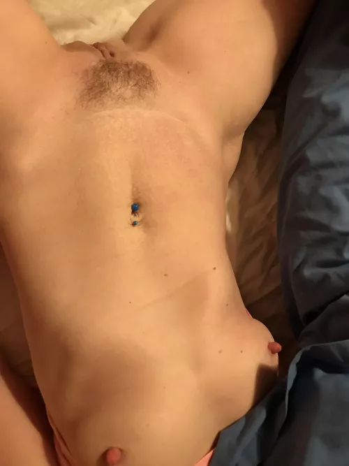 I need ur cock right now. Show me if u want to. (F)47 by 69pm