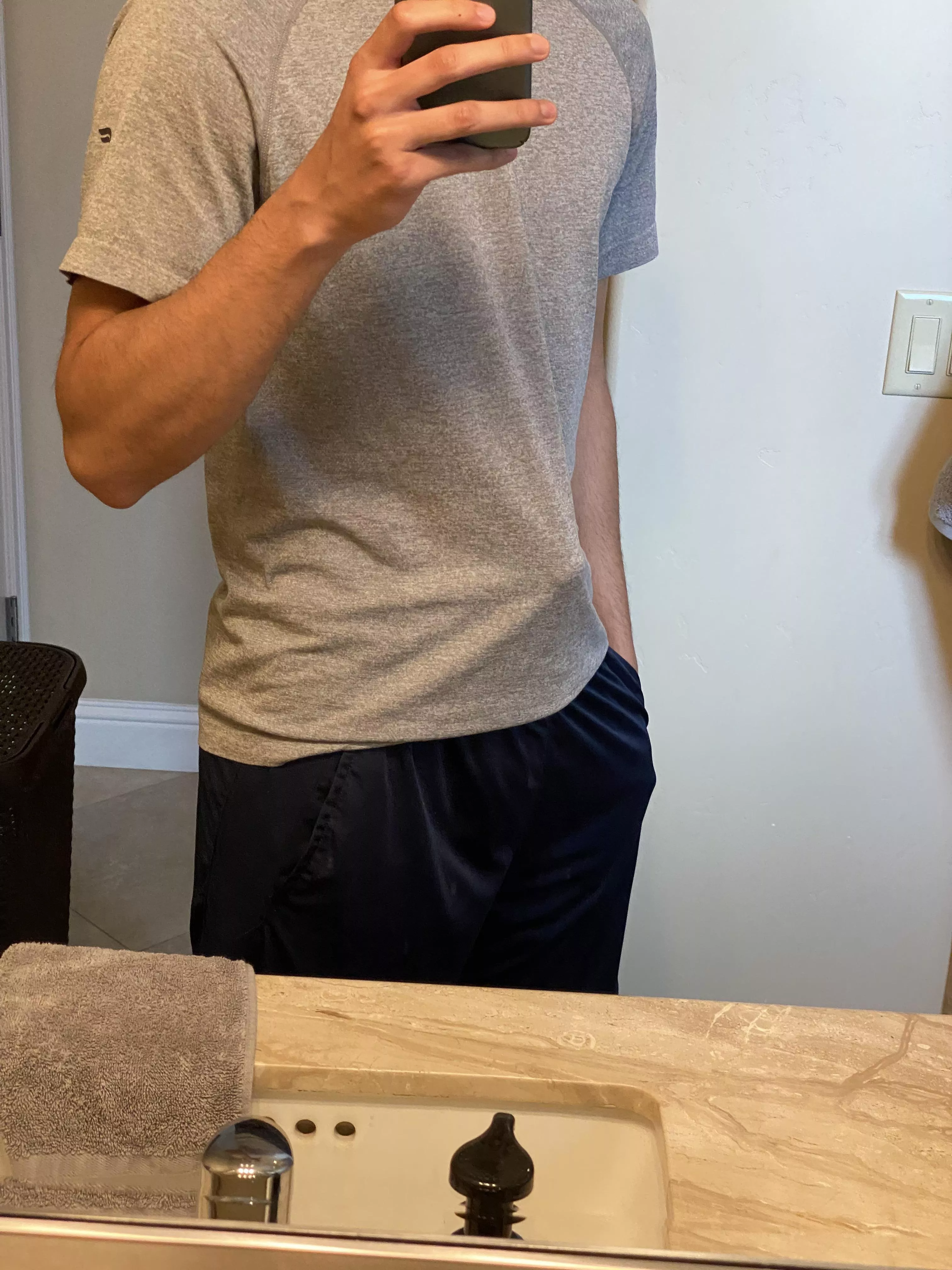 I never understood how people hide their boners in their waistband posted by contigo99