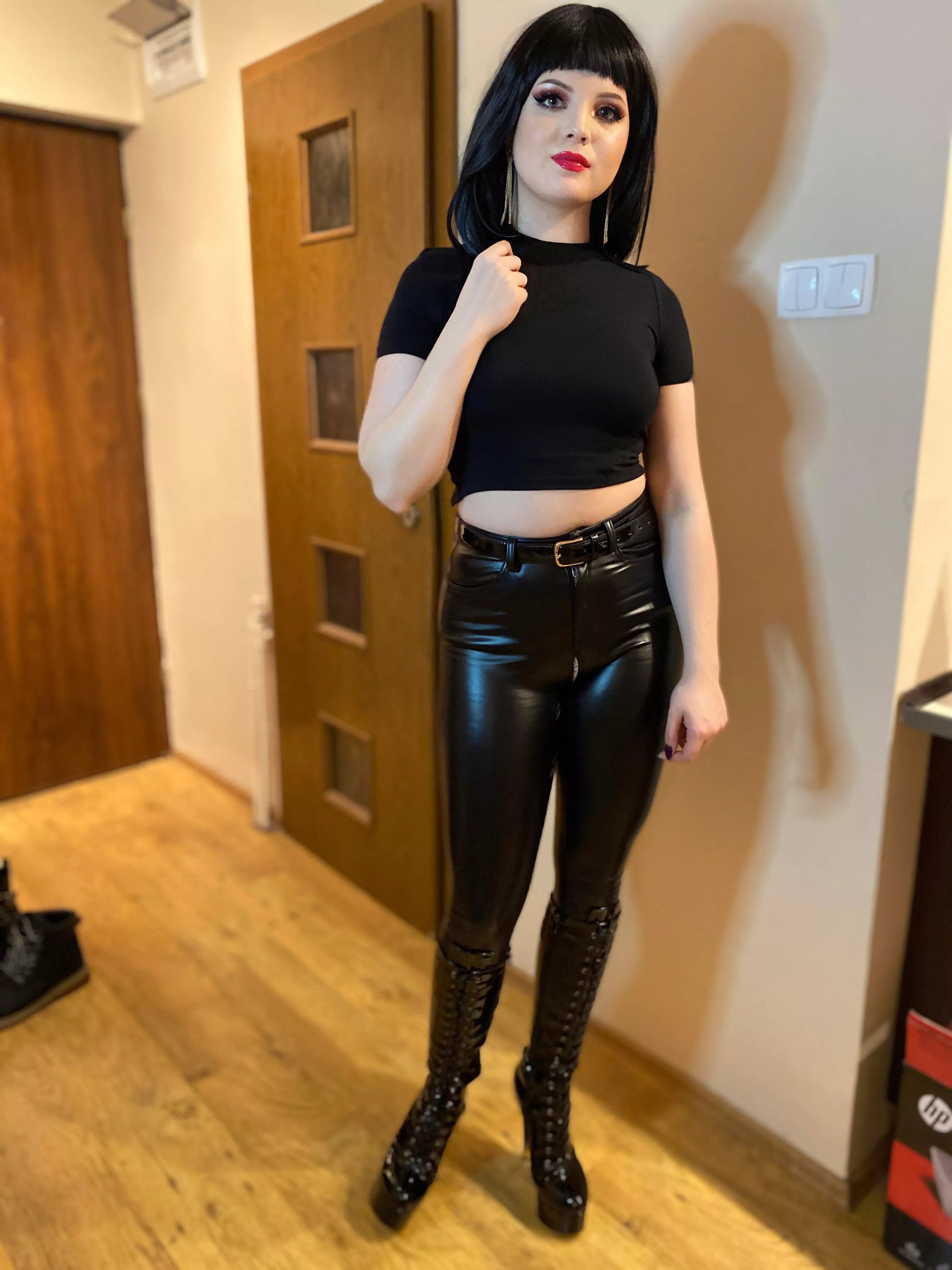 I owrk in this pants posted by telescopecaptain