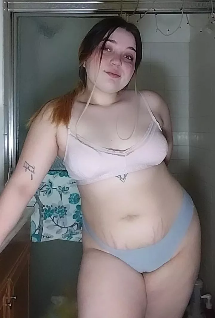 I really enjoy stuffing myself 😋 posted by MaryLuxLov