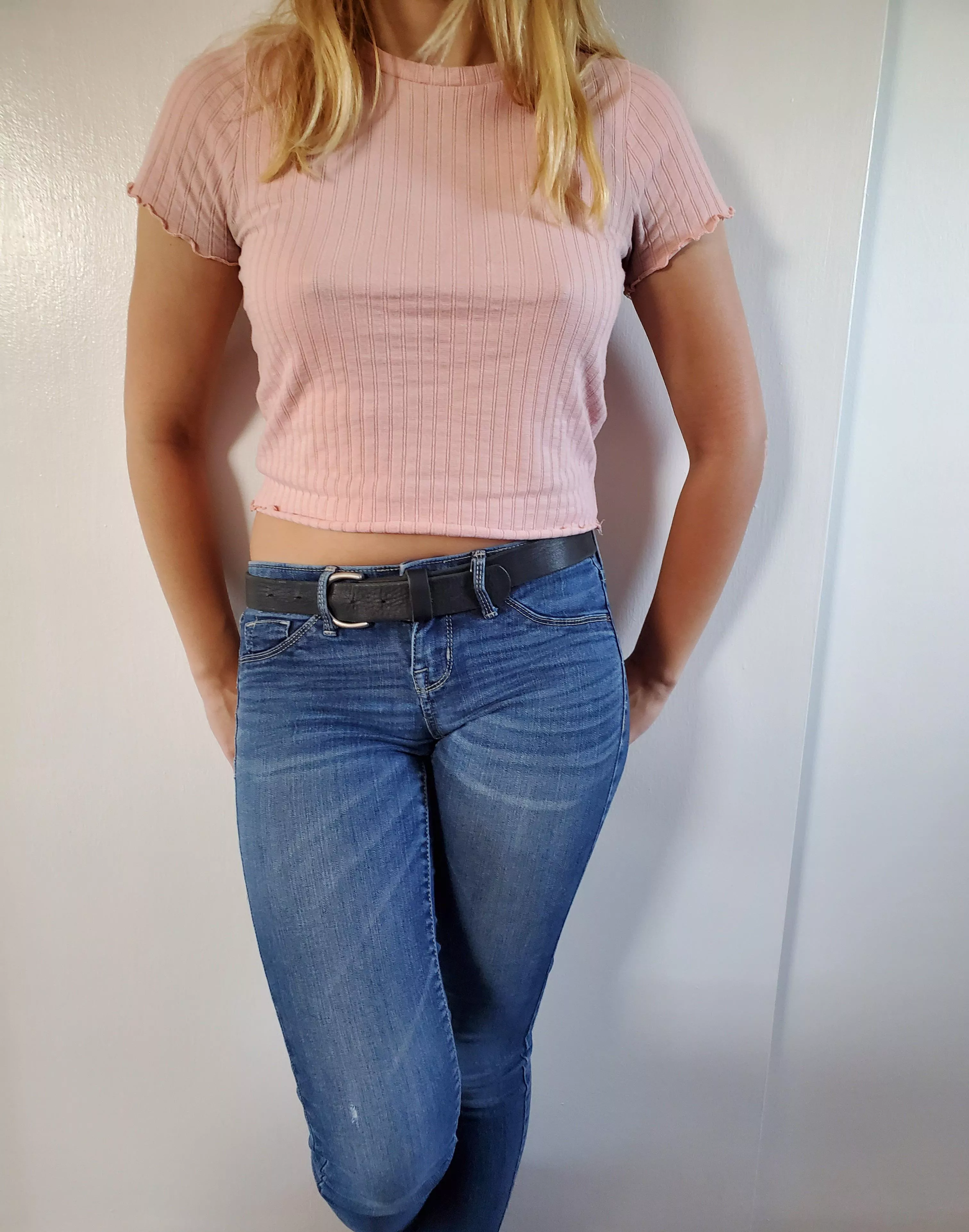 I really like how I look in this outfit posted by SmolPerkyChloe