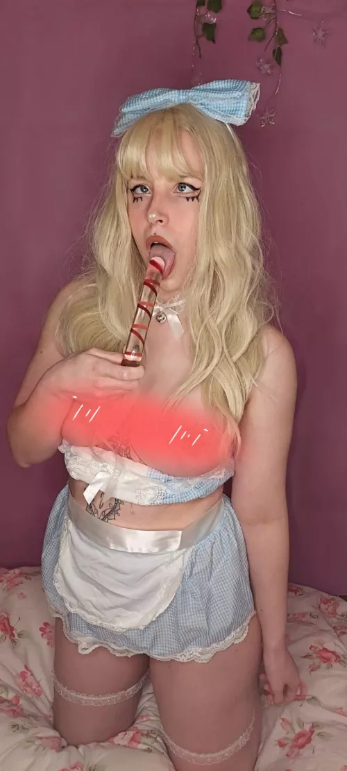 👀❣️I really love this candy cane by ithilwenmystical