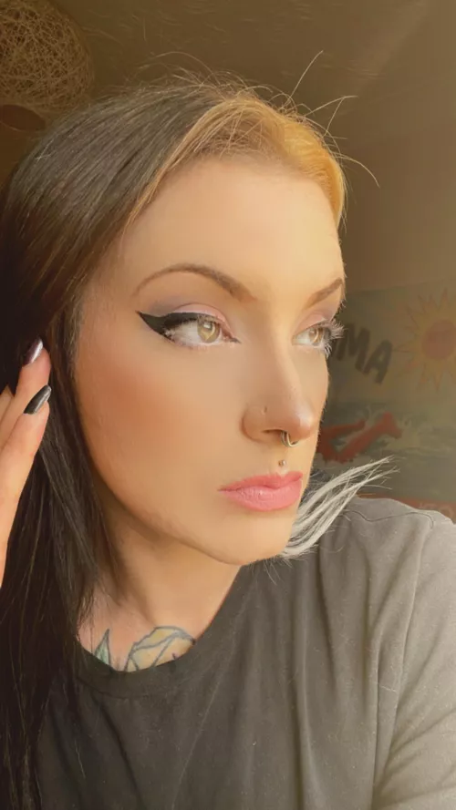 I really loved my eye makeup the last time I went to visit my boyfriend [f] by InfinityWhore0