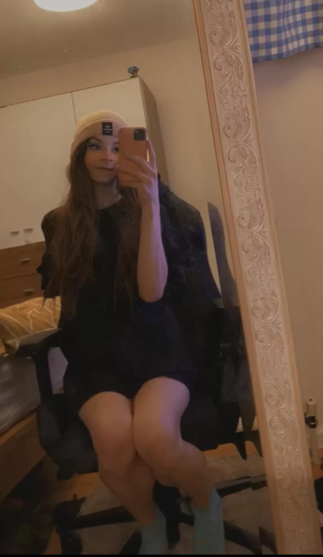 I shaved now I’m All smooth :-) posted by Al1ce__