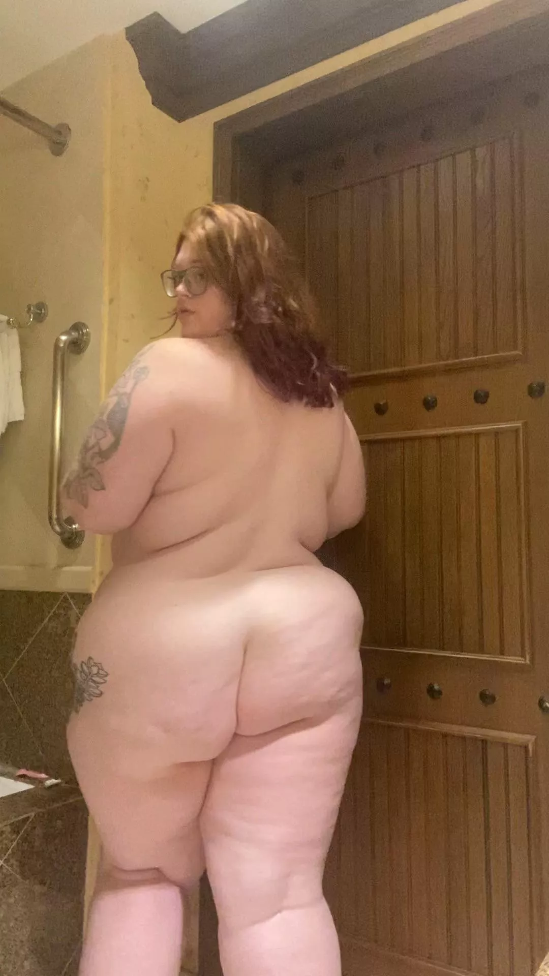 I should be painted and in galleries posted by ThickThighed