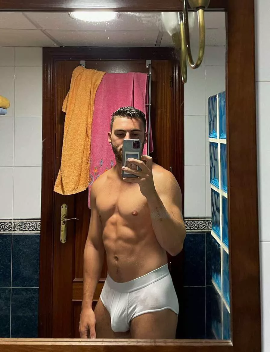 I should go to bed😴 posted by Hooka_Tooka