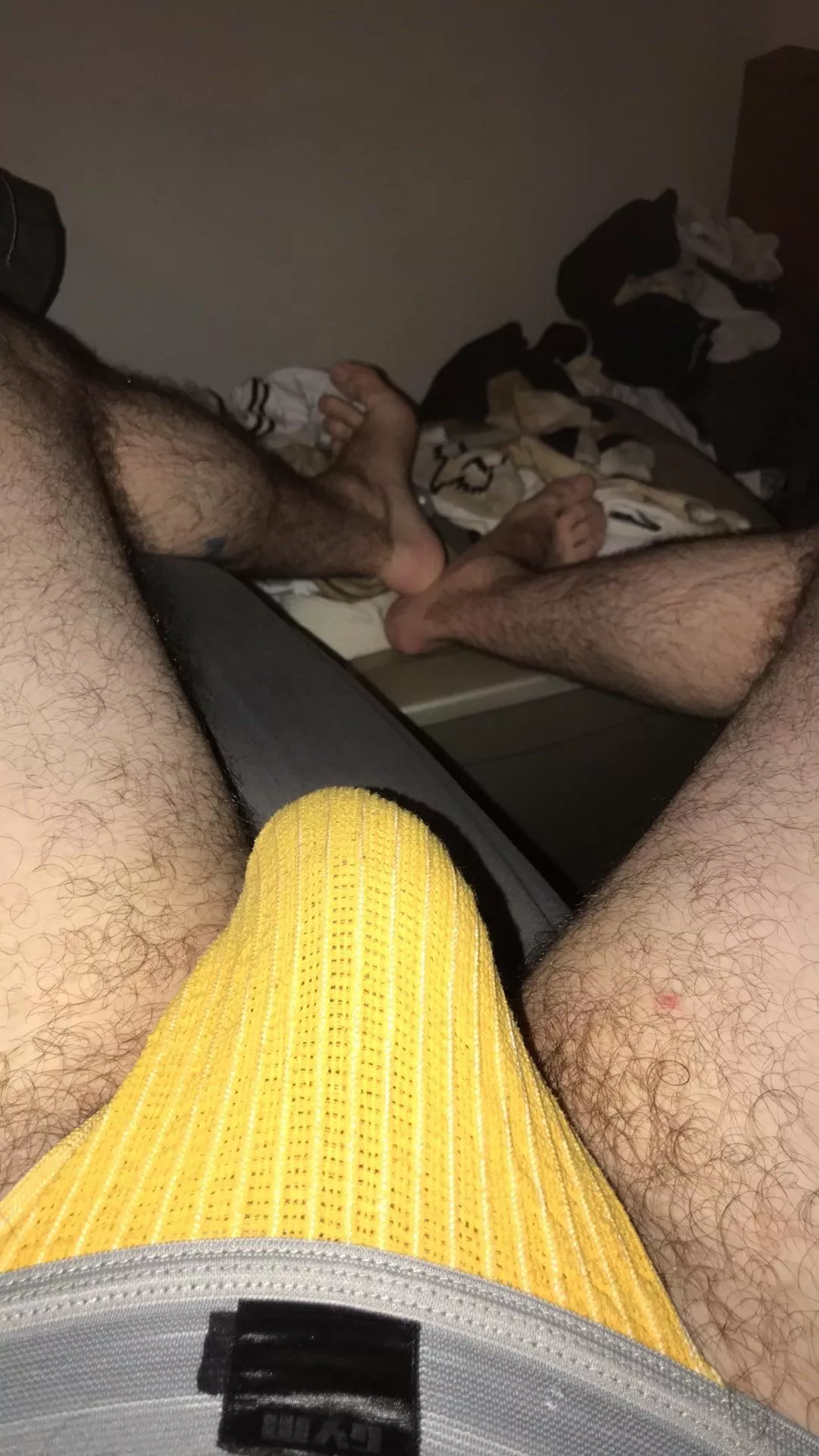 I smell good in all the right places who wants to sniff 😈😜 posted by SniffMyPaws