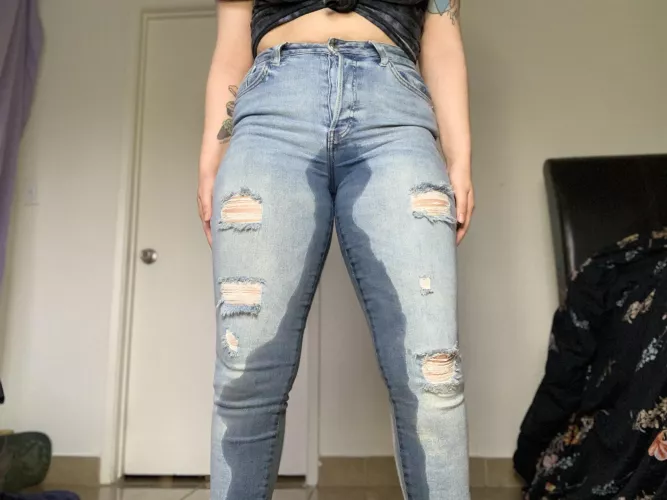 i SOAKED my jeans in pee 💦 by wedgieslvt