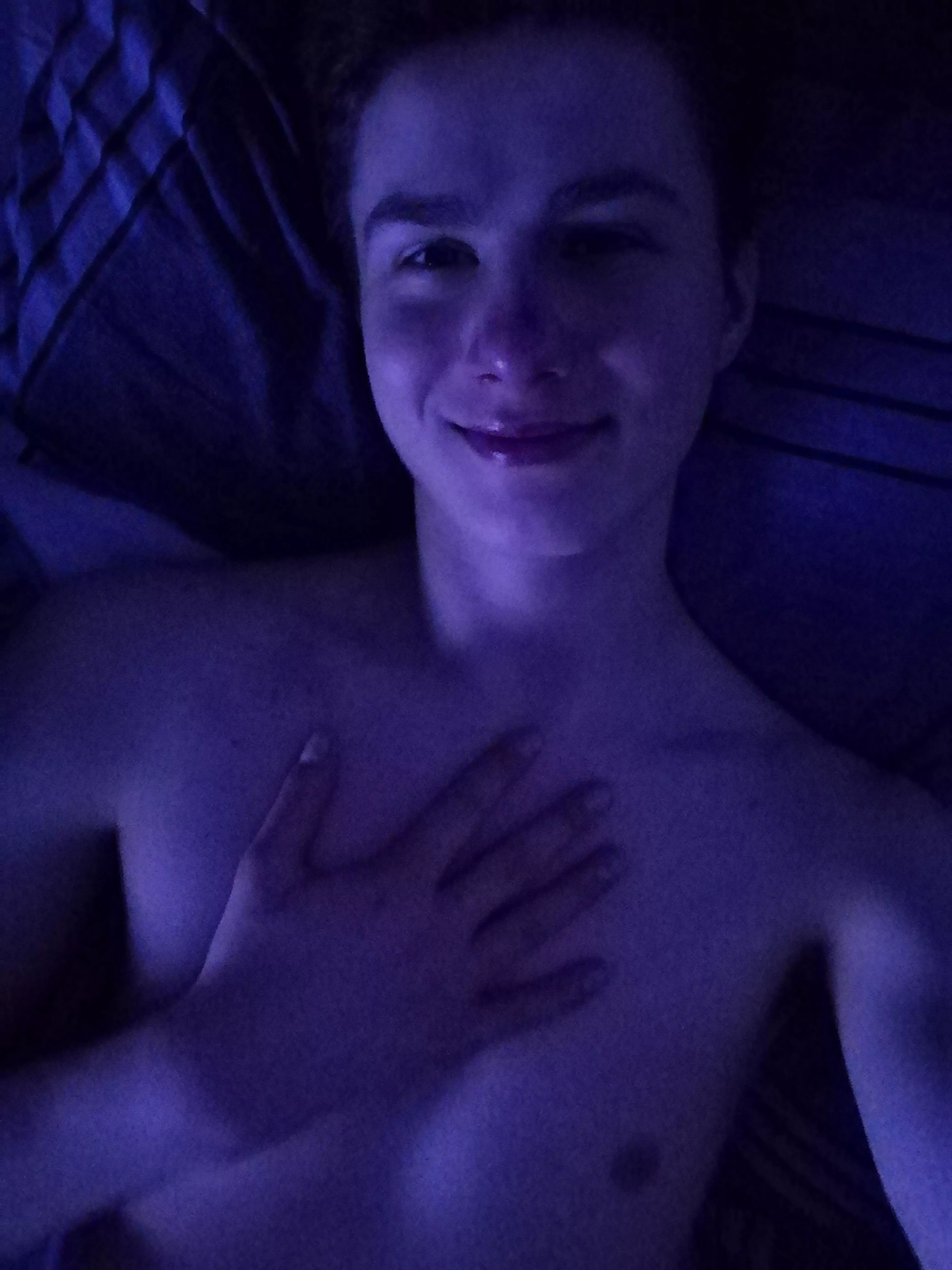 I think i look better in the dark posted by throwawaynameboyo