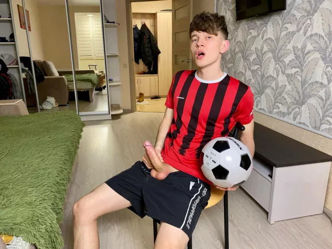 I think I love football 🤣🤣But I'm playing with the wrong ball! by LightDante_