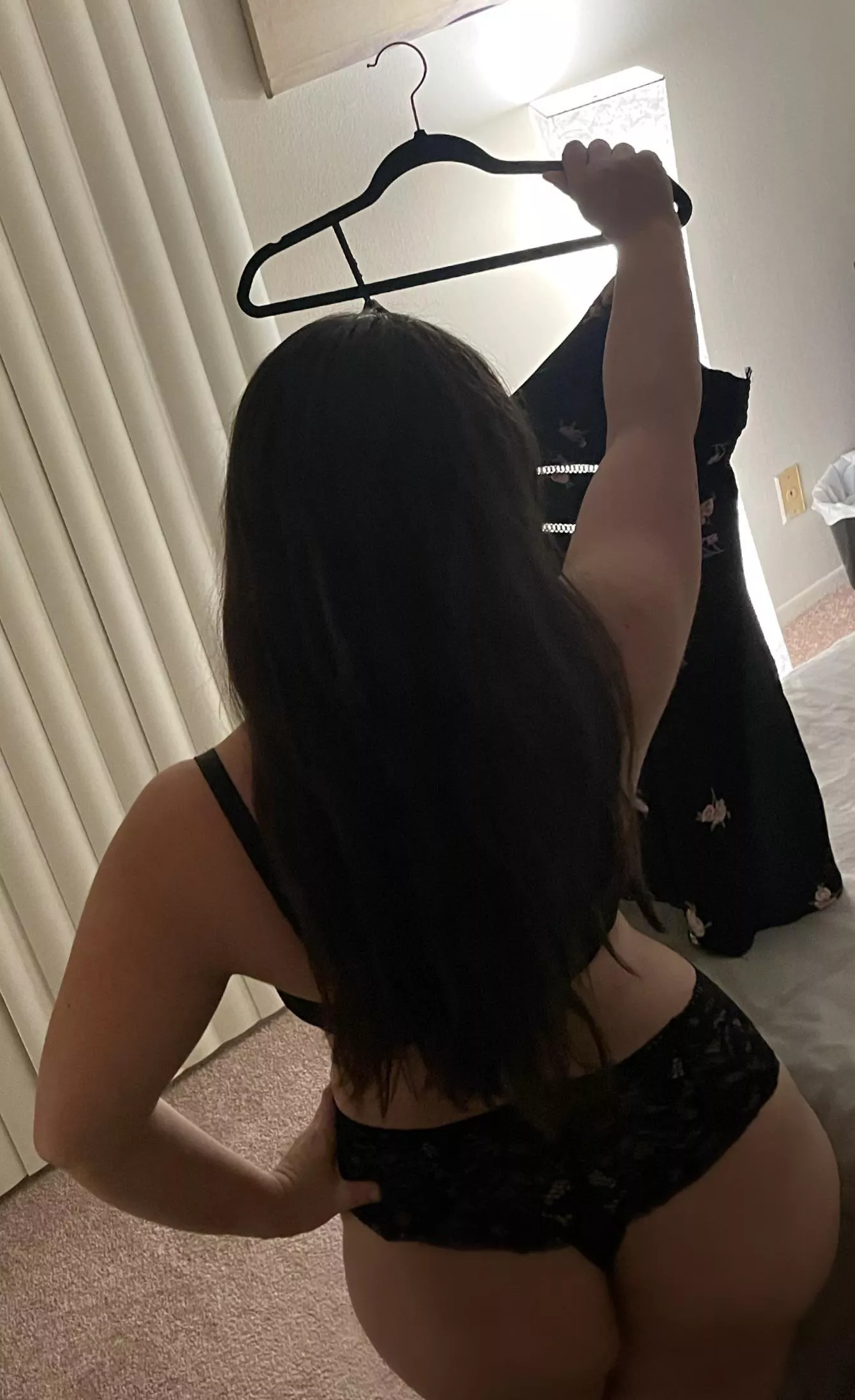 I think it’s really sexy when my husband zips the back of my dress before I go on a date. posted by simplymarvelousx3