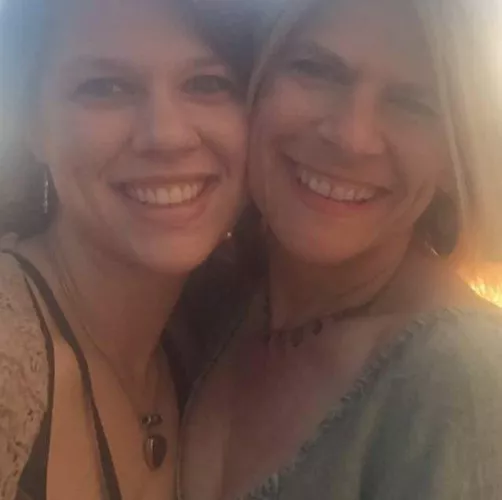 I think left? But mom fiine by siRmis3