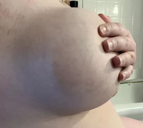 I think my boob is about to blow out with how engorged it is 🤣🤪😮‍💨 by sagebbw