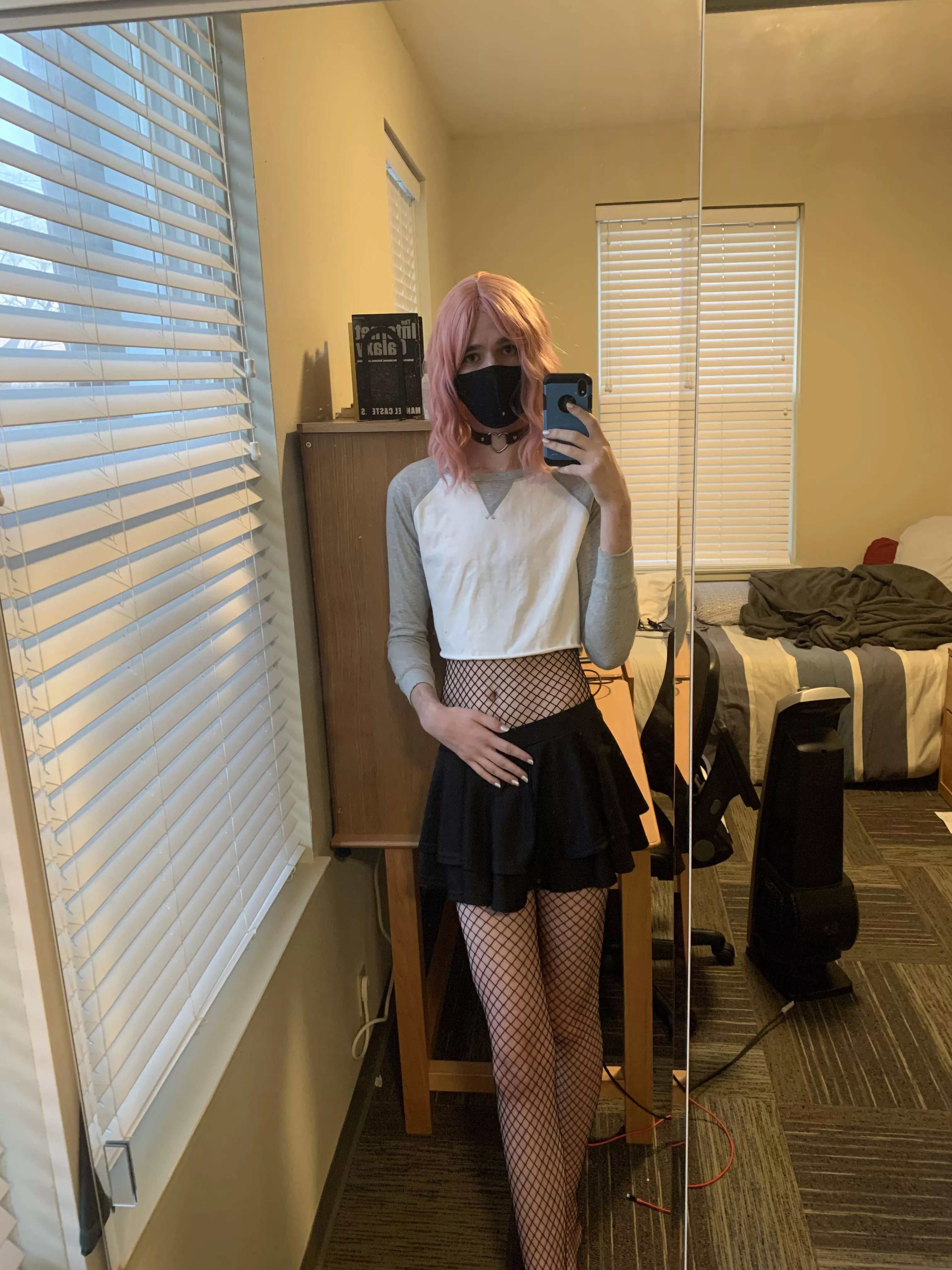 I think the nets make my legs look cute ☺️ posted by WhoIKnowIAm