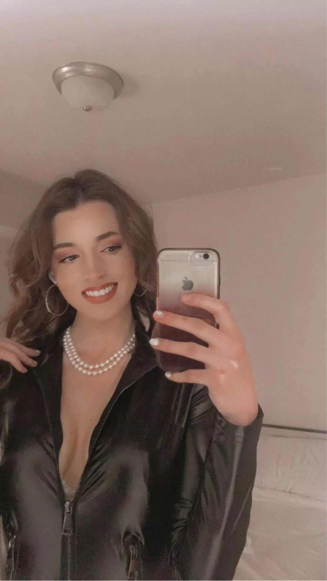 I think the pearls really tie the room together on this one posted by Promiscuous_Alexoxo