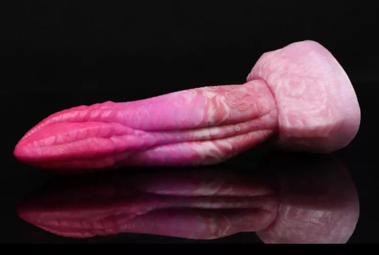 I think this Orochi dropped sometime last month, does anyone in this sub have it + willing to sell or anyone know how I could get something like it custom? I haven't stopped thinking about it since I saw it🥲 by idiot1232000