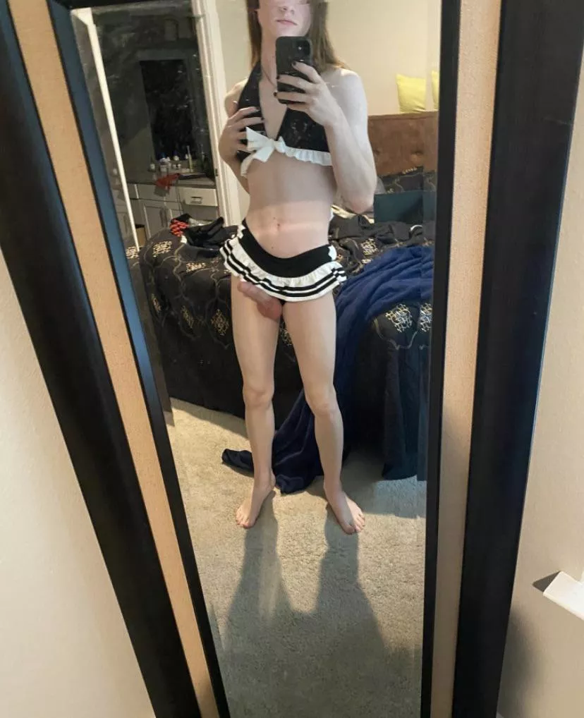 I think this skirt is a little too short posted by Cemetery_Obituary