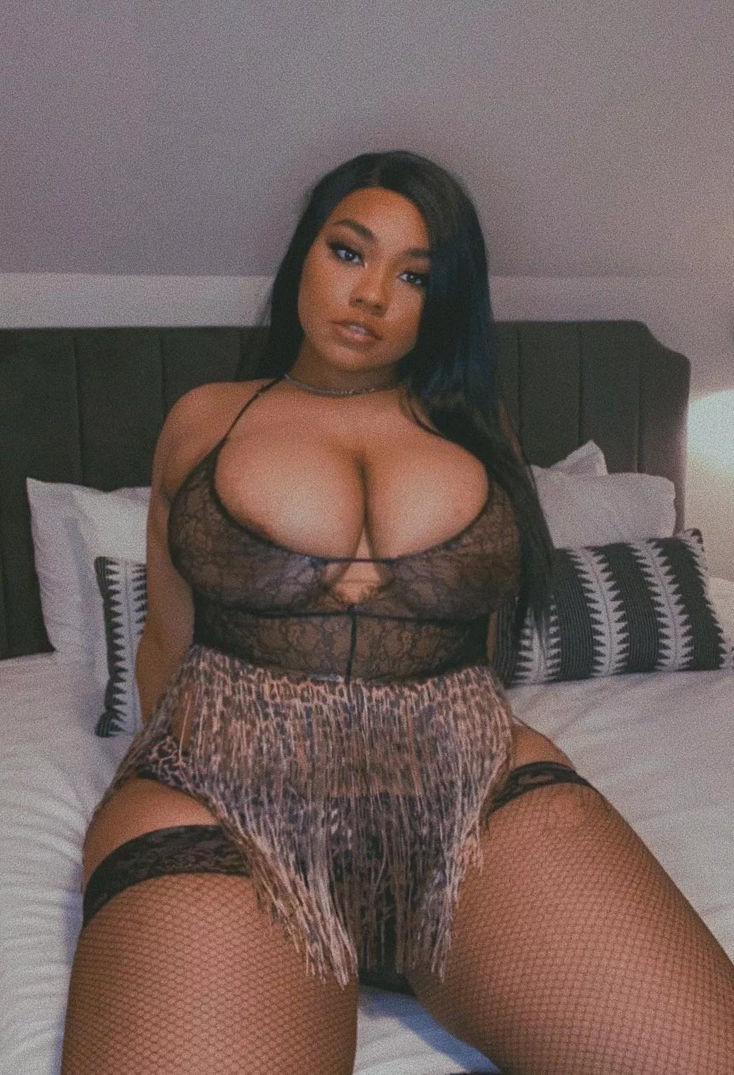 i think you need a thick blasian GF… good thing im here😋 OC posted by Iris_black21