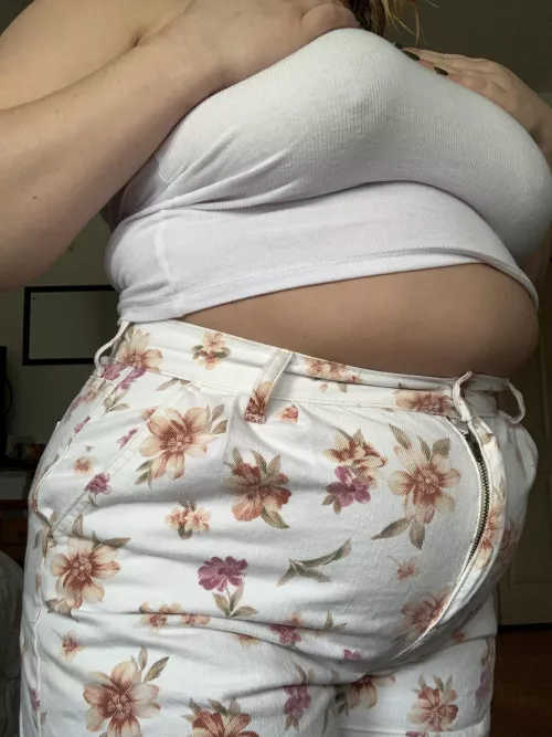 i thought i was going to burst out of these!! maybe soon 🙈 by bigbellyblonde