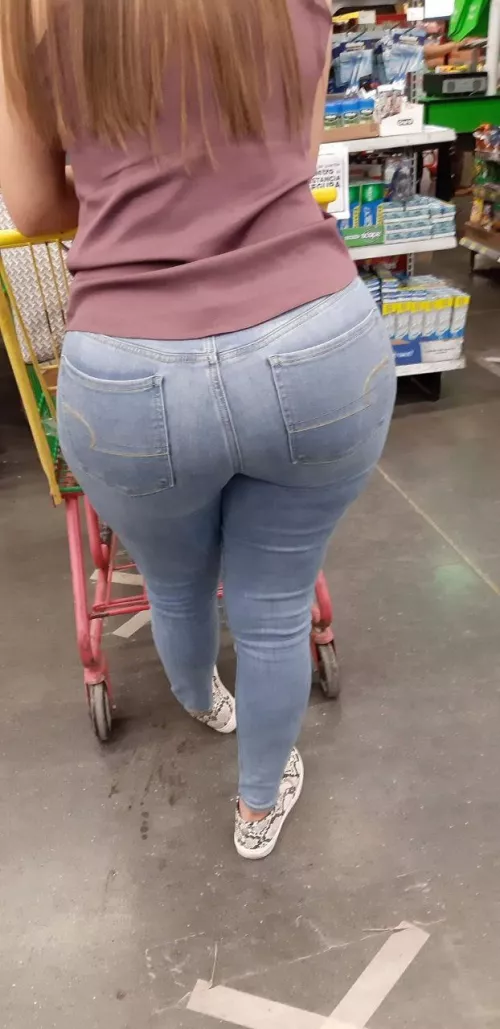 I trading my wife must verify Kik sneakeye899 by Typical-Pilot8121