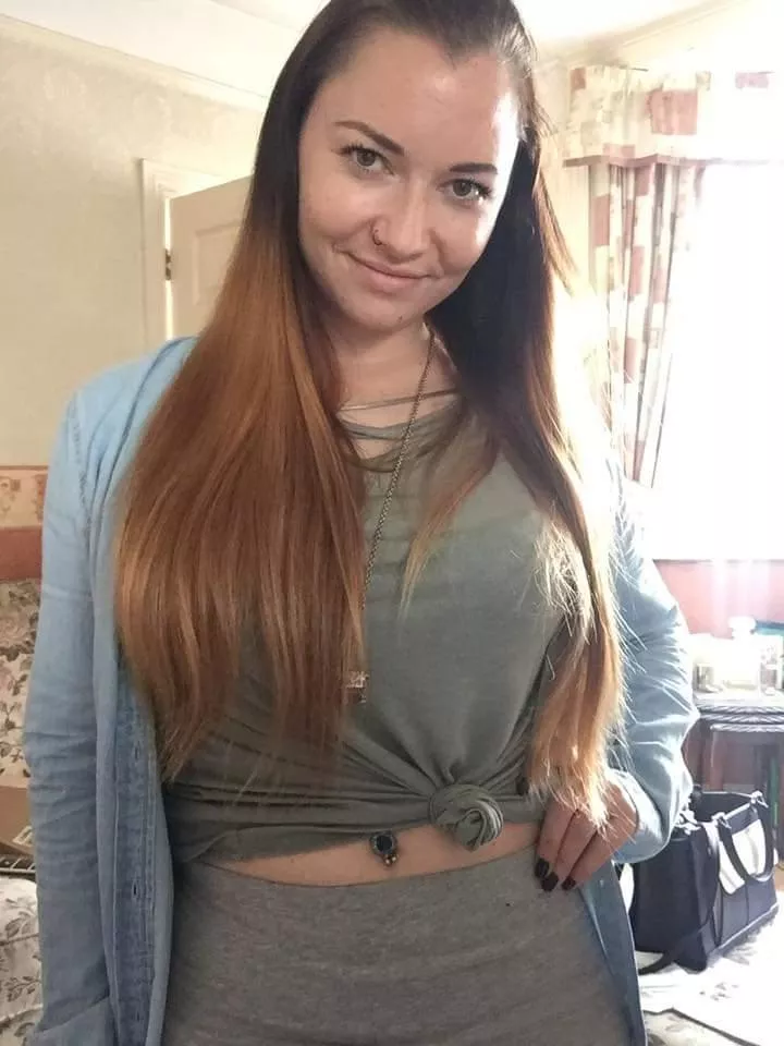 I very happy with my curves😊 posted by HotwifeNicole89