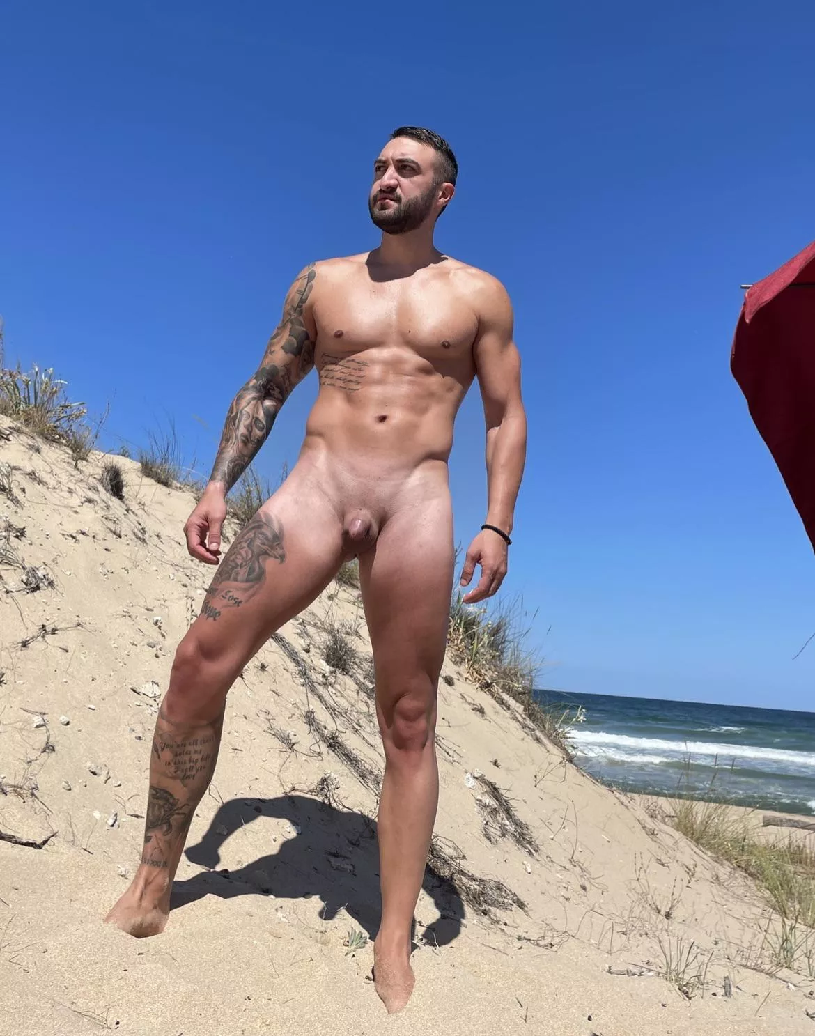 I waiting summer to walking nude on the beach.. posted by ccouple90