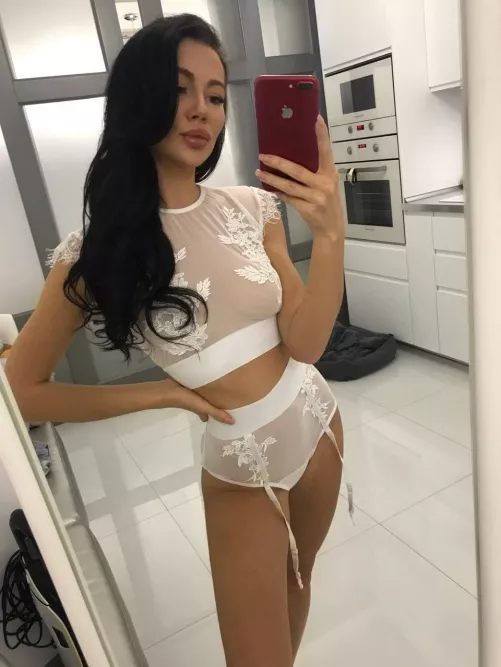 I wanna be yours by Weak-Echo-1243