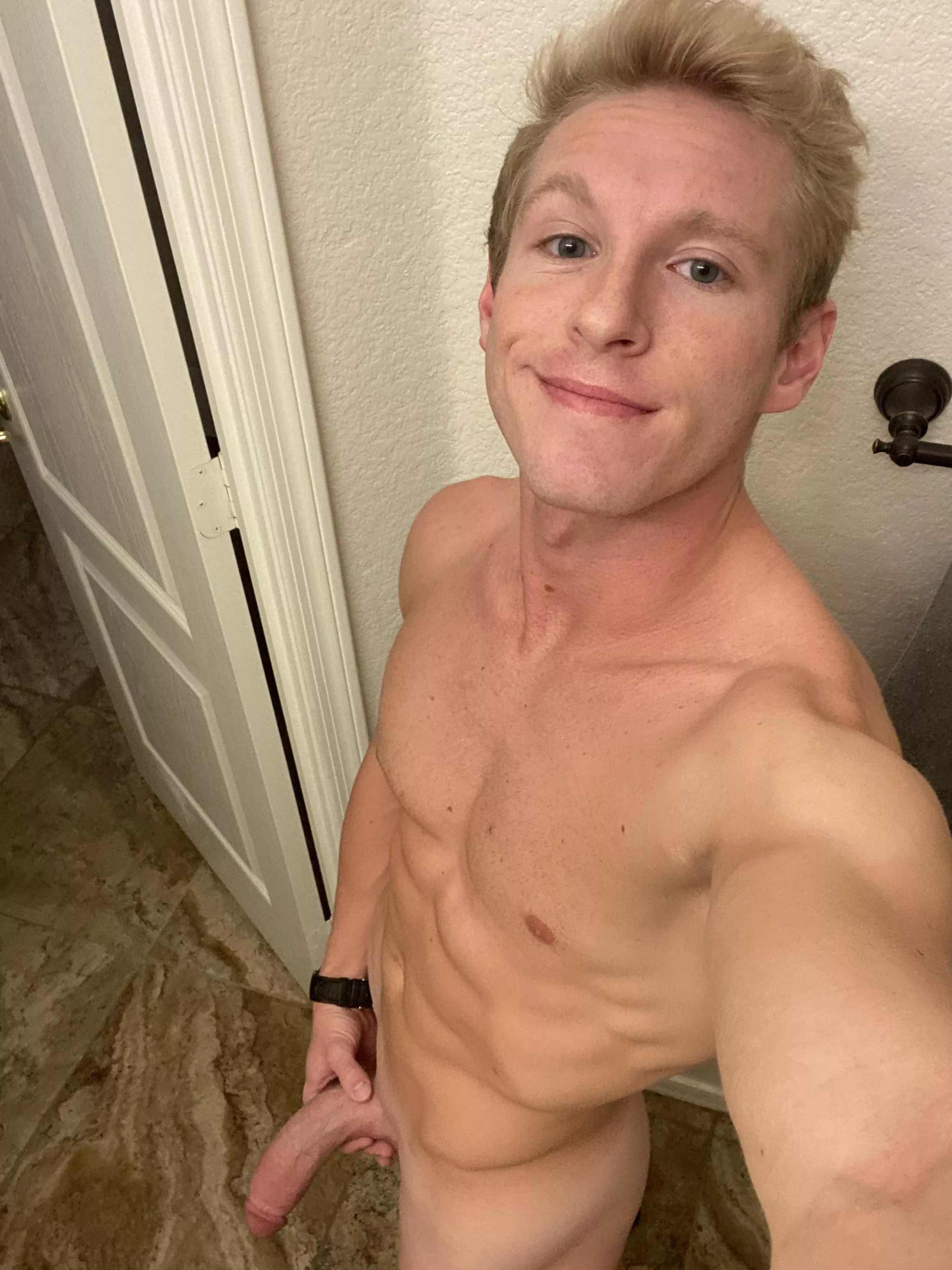 I wanna do gay things rn (24) posted by graysoncole187