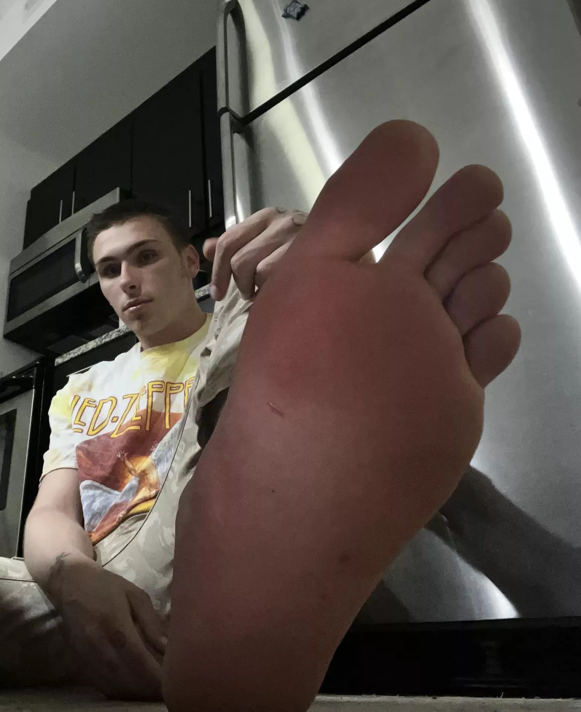 I wanna practice foot jobs who wants to be my volunteer? posted by Sorry_Swan_8997