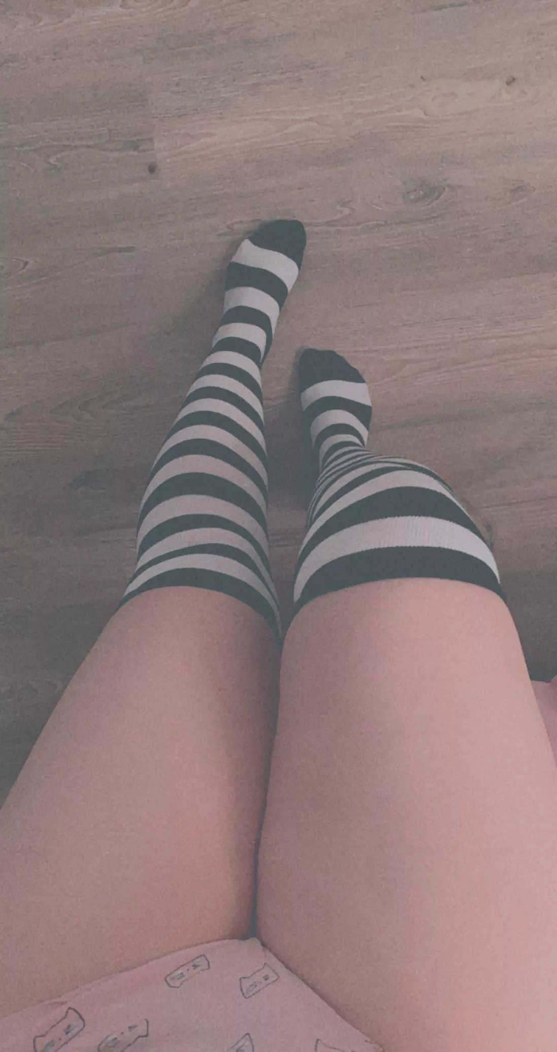 I wanna squish someone’s face with my thighs posted by bunnigloss