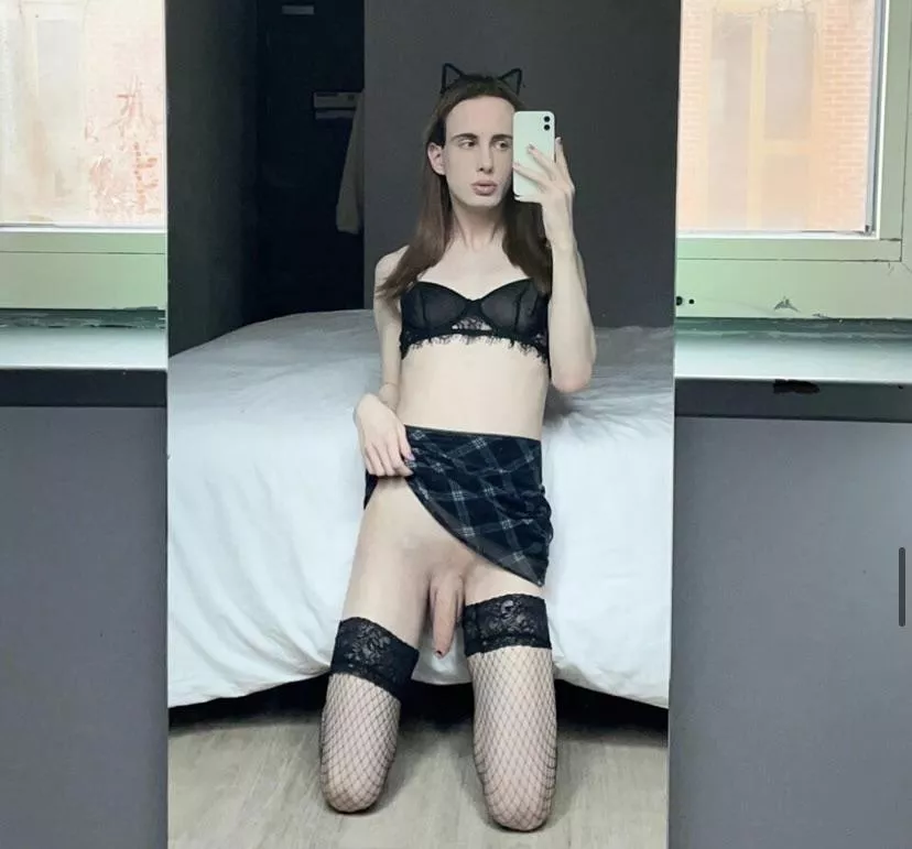 I want a boyfriend so I can have blowjobs all the time 😩 posted by HotGirlSadbh