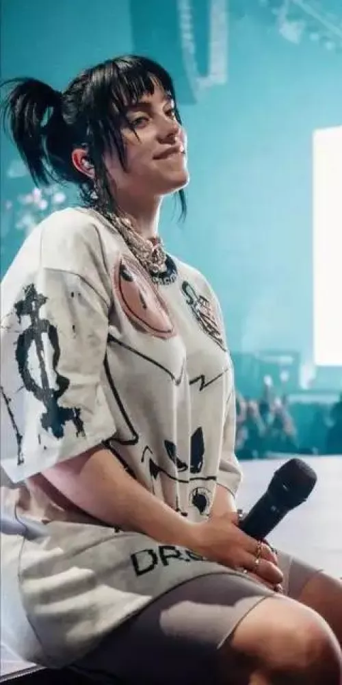 i want Billie Eilish to dom and peg me so bad by avdd4