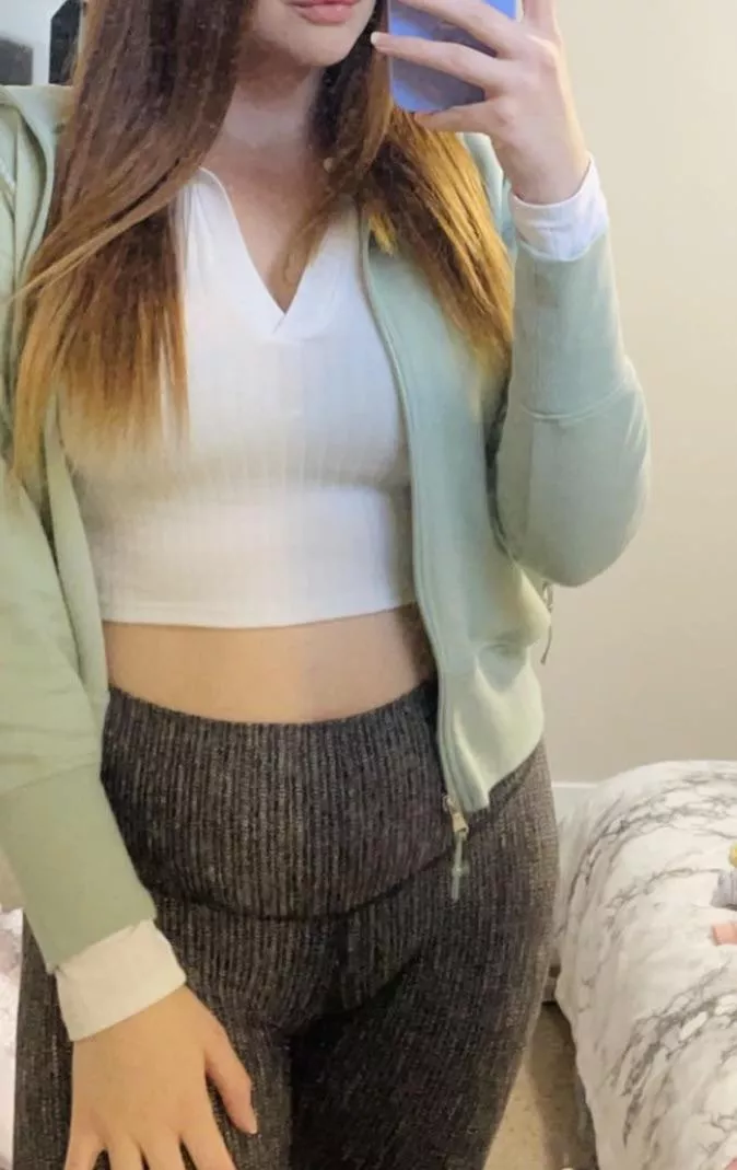 I want it all and you know I deserve it don’t fight it relapse rid yourself of those shakes this Easter 😏 posted by Foot_Goddess_ry8841