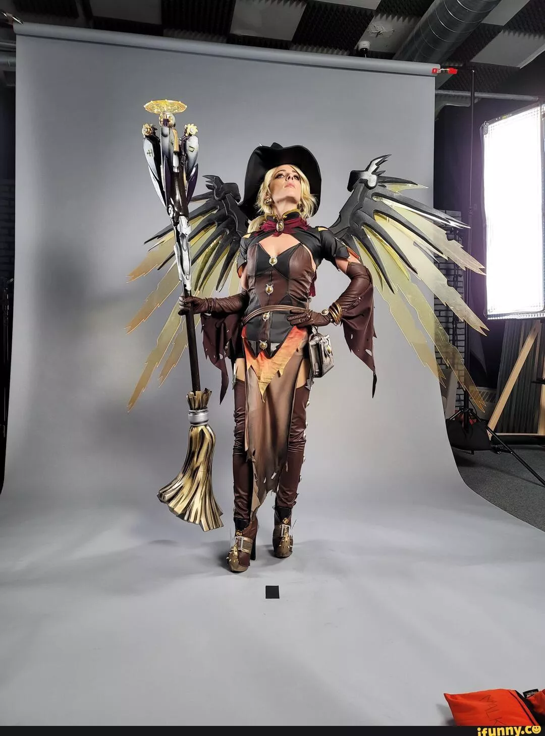 I want Lucie Pohl (mercy’s voice actor) to spit in my mouth posted by AshesAss