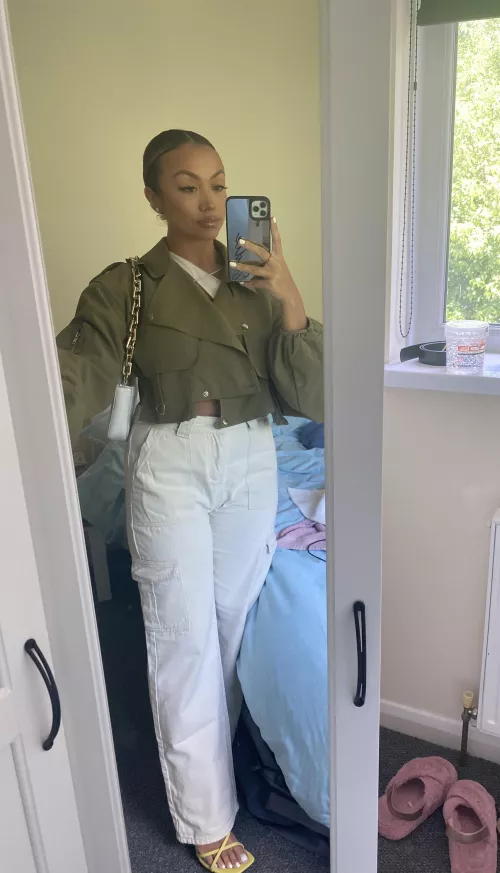 I want somebody to take me on a date 🥺 by sweetendsadie