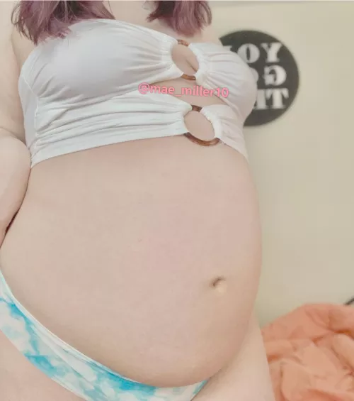 I want someone to throw some money at my sexy pregnant a$$🥰❤️ Hmu Snapchat:Mae_miller10 Ask for my kik or other socials. by Bbylovem