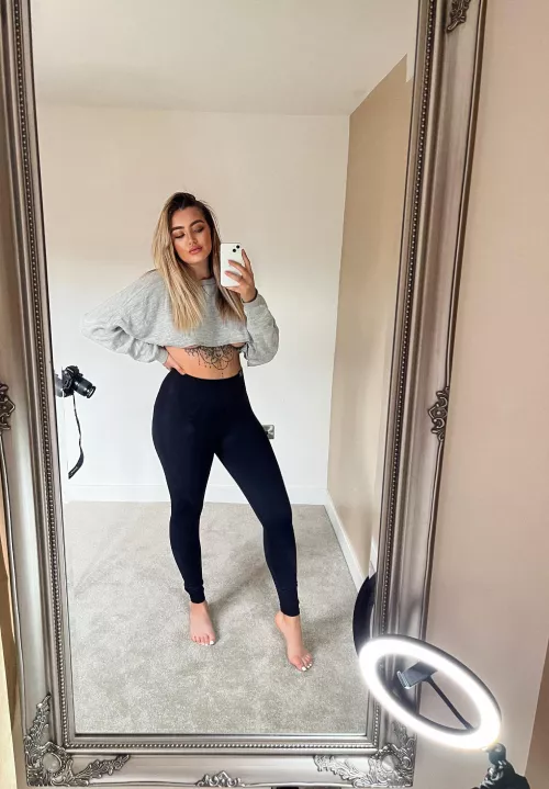 I want to be somebody’s dirty little secret 😈 by Pixieplay_