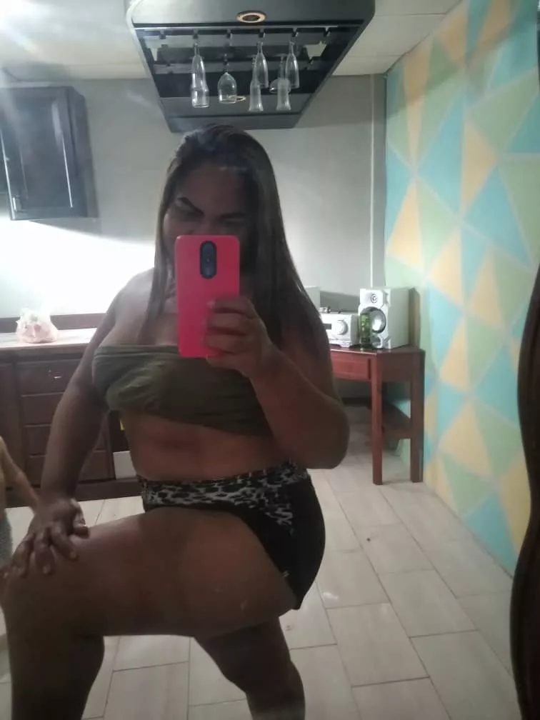 I want to keep gaining weight and I am willing to please whoever helps me keep gaining weight by mariansexi14