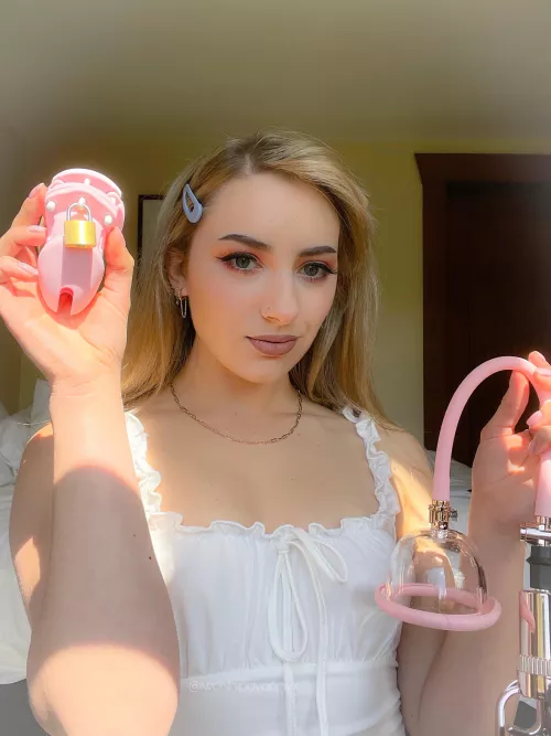 I want to see what would happen to a caged clit if Mommy used a pussy pump over it.. any volunteers? 😈 by worshipavaonyx