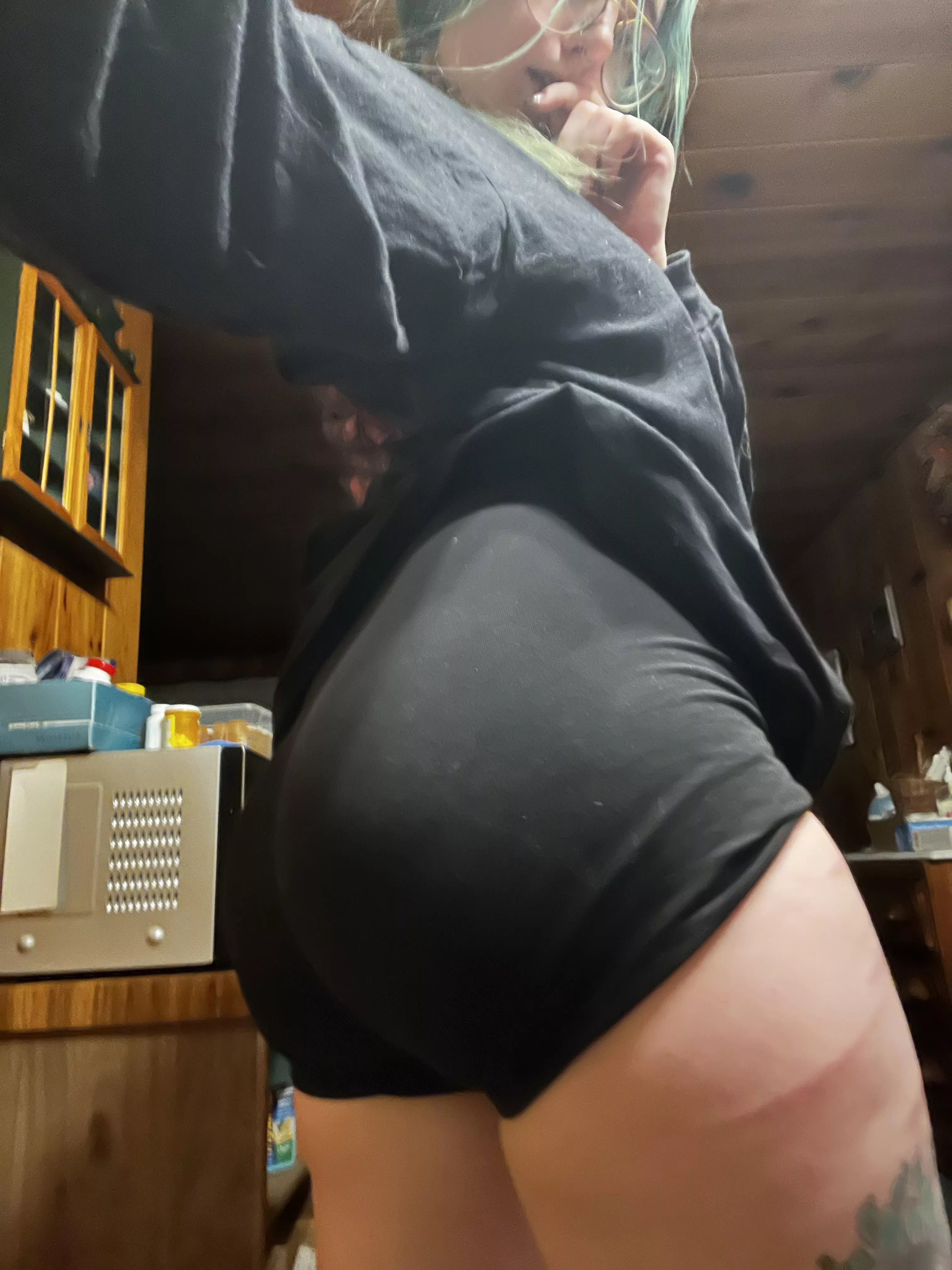 I want to suck your soul and drain your wallet. I’ll have you little piggies on your knees begging to surrender everything to me. Tribute before approaching. Cashapp, Venmo, and PayPal in bio. Kik.me/manicmondae [selling] posted by manicmondae