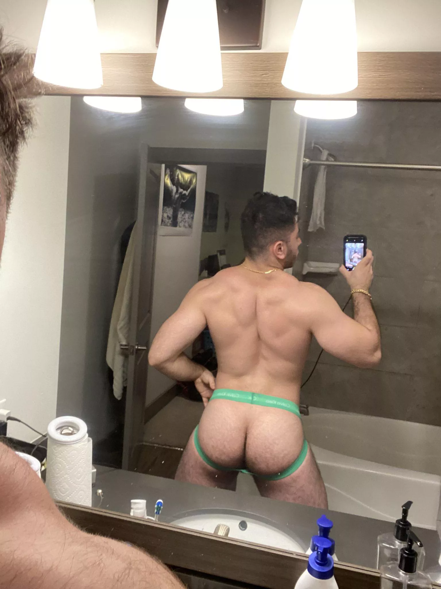 I want to travel with rich men and fuck in fancy hotel rooms after expensive shopping trips 🤩 #2022Goals posted by ShroomsNSnow