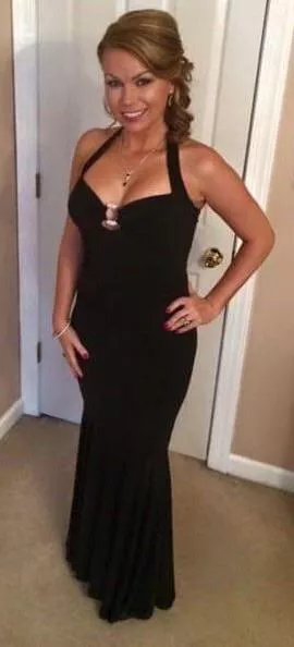 I want to voice call about my mom. I have pics but no nudes. Dm to to set up. posted by Special-Tip-1444